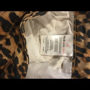 Leopard print skinny jeans